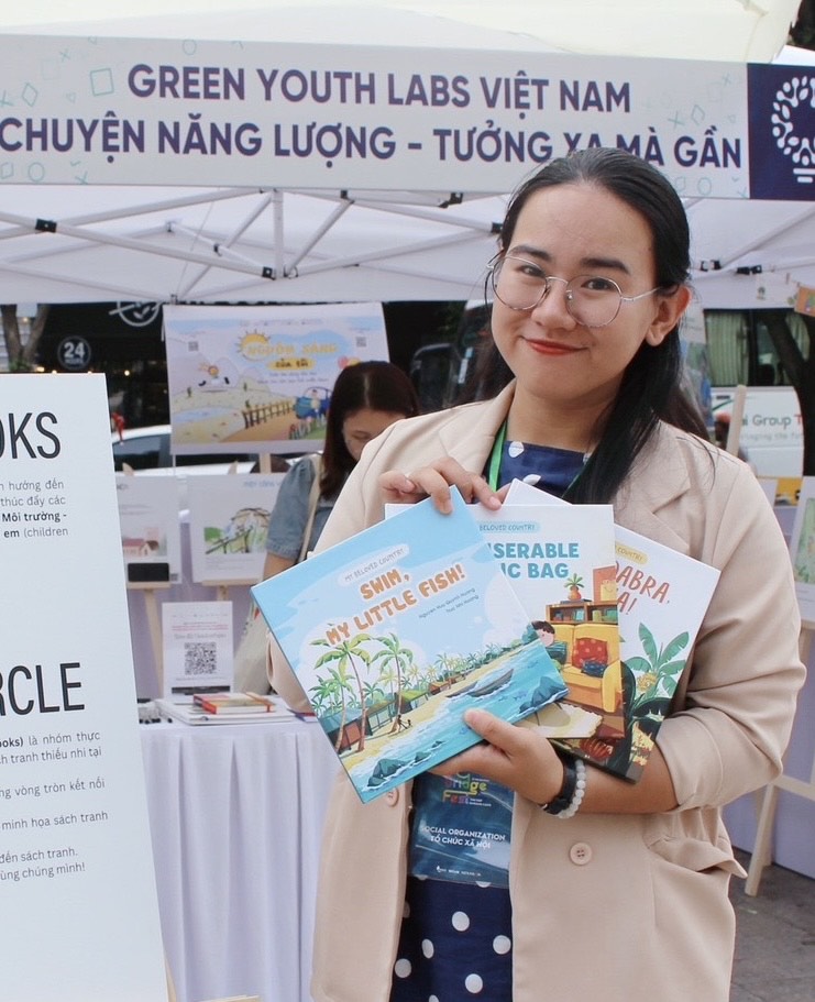 Nhà văn Nguyễn Hữu Quỳnh Hương: Môi trường và hạnh phúc của các em nhỏ - Ảnh 1. Nhà văn Nguyễn Hữu Quỳnh Hương: Môi trường và hạnh phúc của các em nhỏ - Ảnh 1.