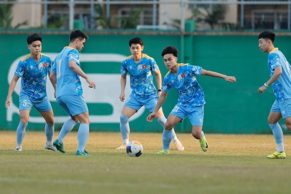 Tiền đạo Đình Bắc: 'U22 Việt Nam chuẩn bị để thắng U22 Lào' - Ảnh 2. Tiền đạo Đình Bắc: 'U22 Việt Nam chuẩn bị để thắng U22 Lào' - Ảnh 2.