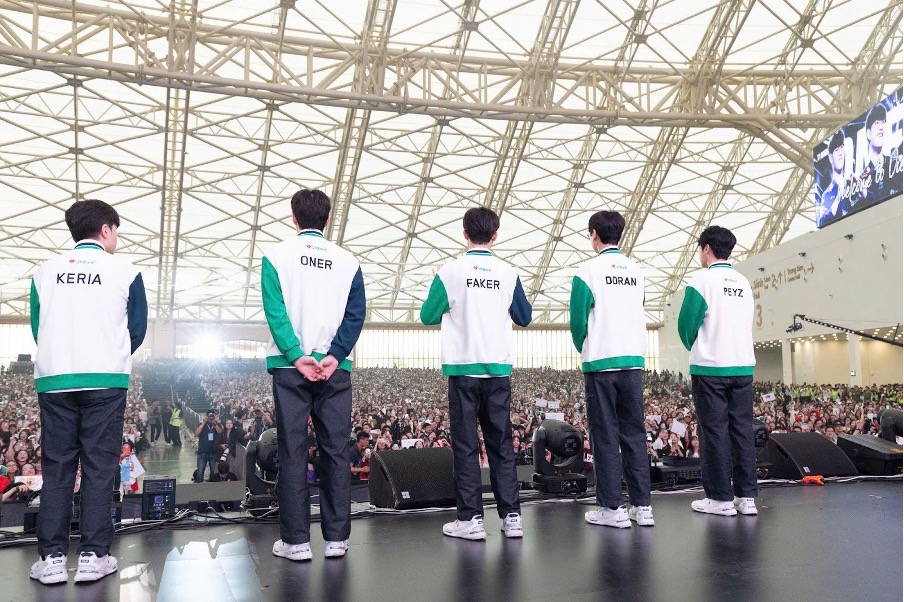 Faker và T1 khuấy động không khí cuồng nhiệt tại lễ hội eSport của VPBank - Ảnh 3.