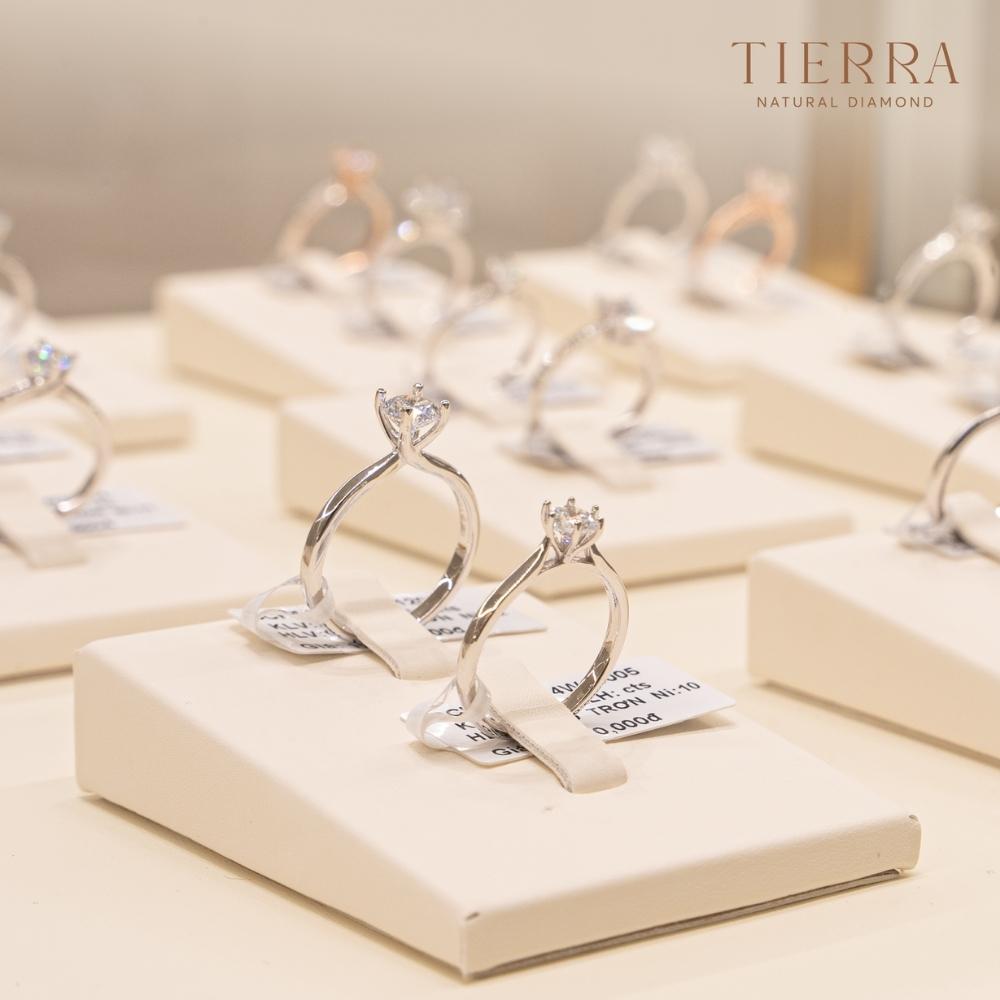 Cầu hôn nên chọn nhẫn gì? Kinh nghiệm, giá cả, mẫu nhẫn đẹp - Ảnh 3.