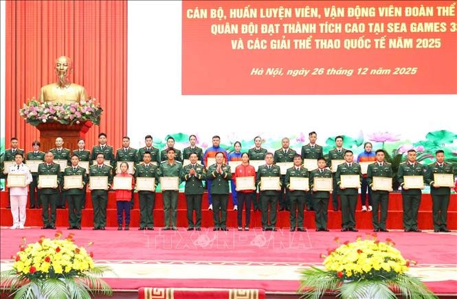 Bộ Quốc phòng khen thưởng đoàn thể thao Quân đội đạt thành tích cao năm 2025 - Ảnh 2.