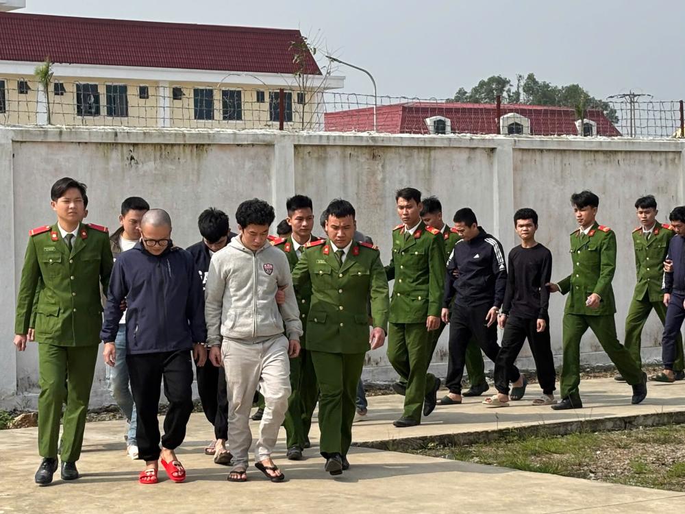 Bắt 22 đối tượng trong đường dây lừa đảo xuyên quốc gia - Ảnh 3.