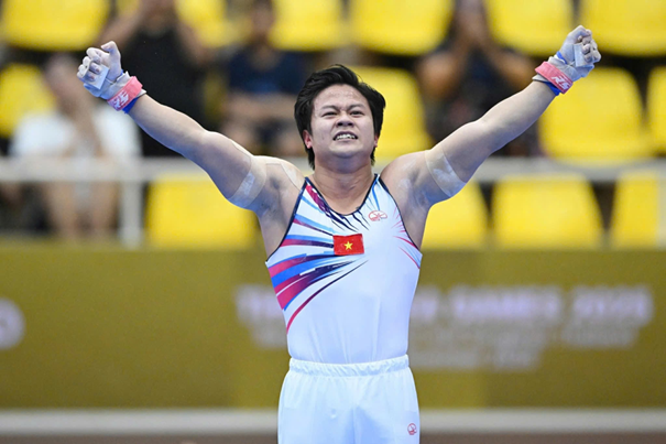 Cảm động khi nghe nhà vô địch SEA Games 2025 hát tặng người cha quá cố - Ảnh 1.