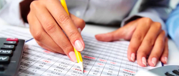 Tự quản lý tiền lương hay thuê ngoài? Bài toán kinh tế của CEO - Ảnh 1.