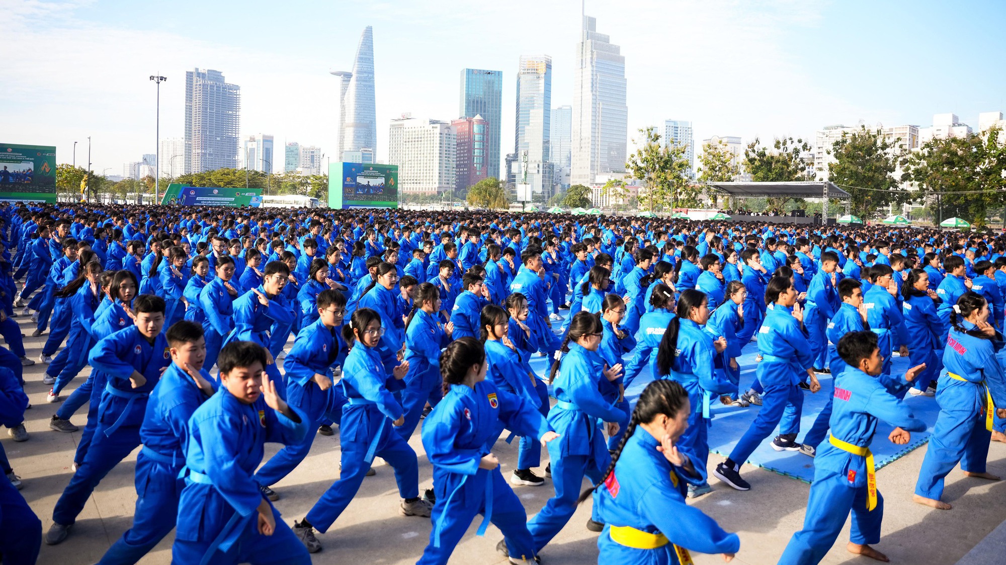 60.000 học sinh xác lập kỷ lục võ nhạc Vovinam