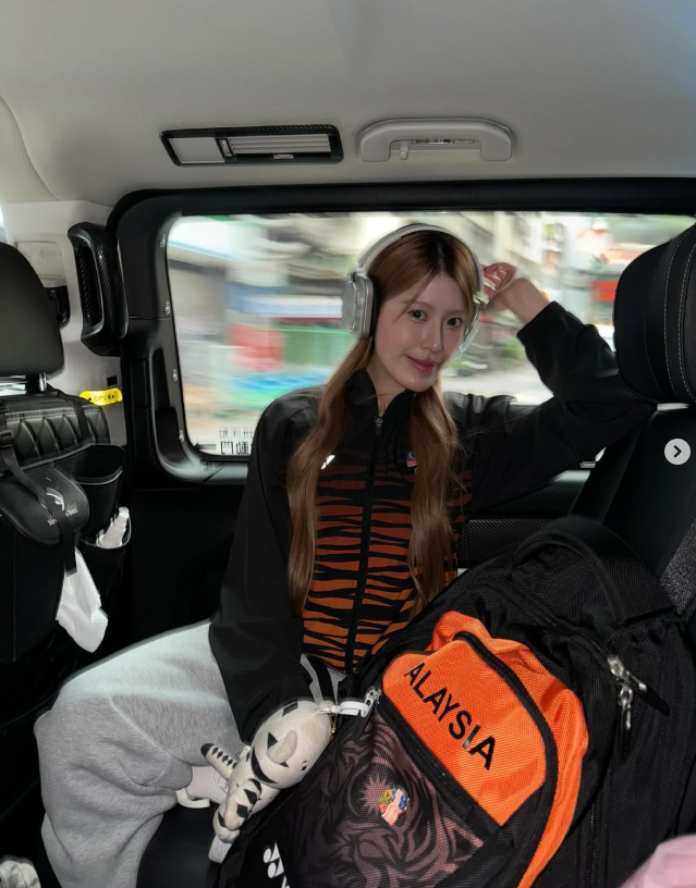 Vẻ đẹp tựa nữ thần của nữ hoàng trượt băng tốc độ Malaysia - chủ nhân 2 HCV SEA Games - Ảnh 23.