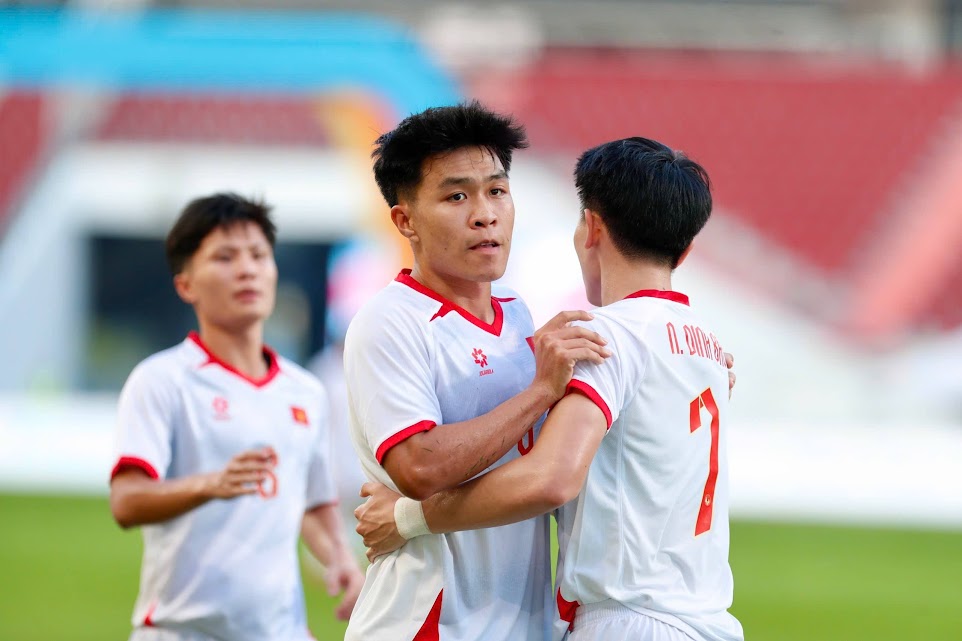 U22 Việt Nam thắng U22 Lào 2-1 nhưng phung phí nhiều cơ hội. Ảnh: Tuấn Phạm U22 Việt Nam thắng U22 Lào 2-1 nhưng phung phí nhiều cơ hội. Ảnh: Tuấn Phạm