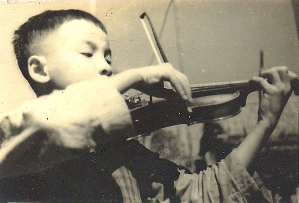 Nhạc sĩ Nguyễn Việt Bình: Khơi dậy ký ức Trường Sơn từ một “Nụ hôn đầu” - Ảnh 1.