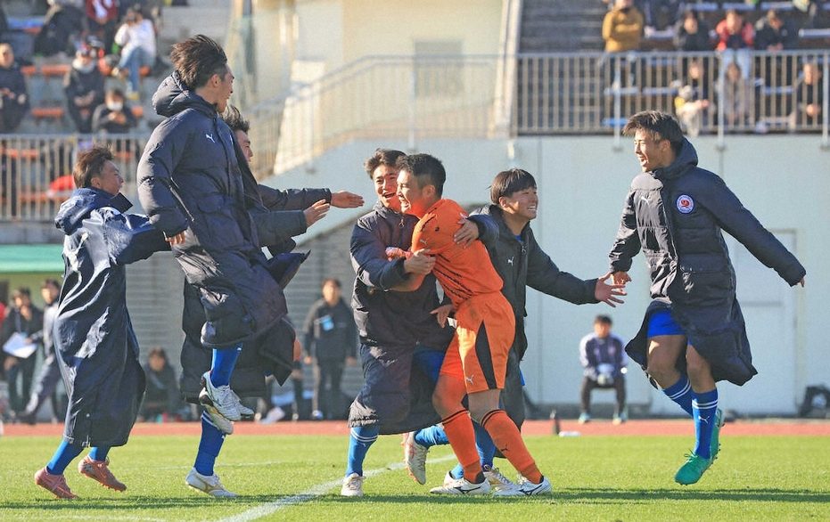 Cảm Động Hai Cầu Thủ Đã Qua Đời Vẫn Được Đăng Ký Dự Giải Bóng Đá Thpt Toàn Nhật Bản - Ảnh 2. Cảm Động Hai Cầu Thủ Đã Qua Đời Vẫn Được Đăng Ký Dự Giải Bóng Đá Thpt Toàn Nhật Bản - Ảnh 2.