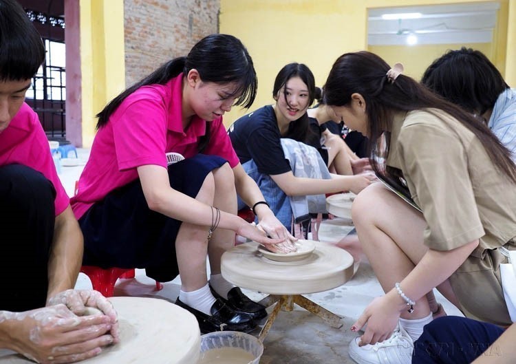 Du lịch Tết Dương lịch 2026: Những tọa độ "vàng" quanh Hà Nội và TP. Hồ Chí Minh không thể bỏ lỡ - Ảnh 7. Du lịch Tết Dương lịch 2026: Những tọa độ "vàng" quanh Hà Nội và TP. Hồ Chí Minh không thể bỏ lỡ - Ảnh 7.