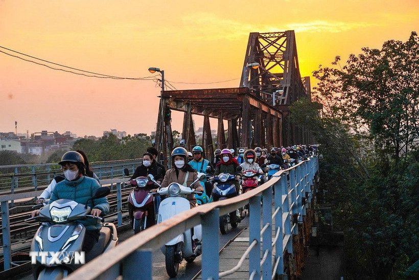 Phân luồng giao thông qua cầu Long Biên từ ngày 1/1/2026 - Ảnh 1.