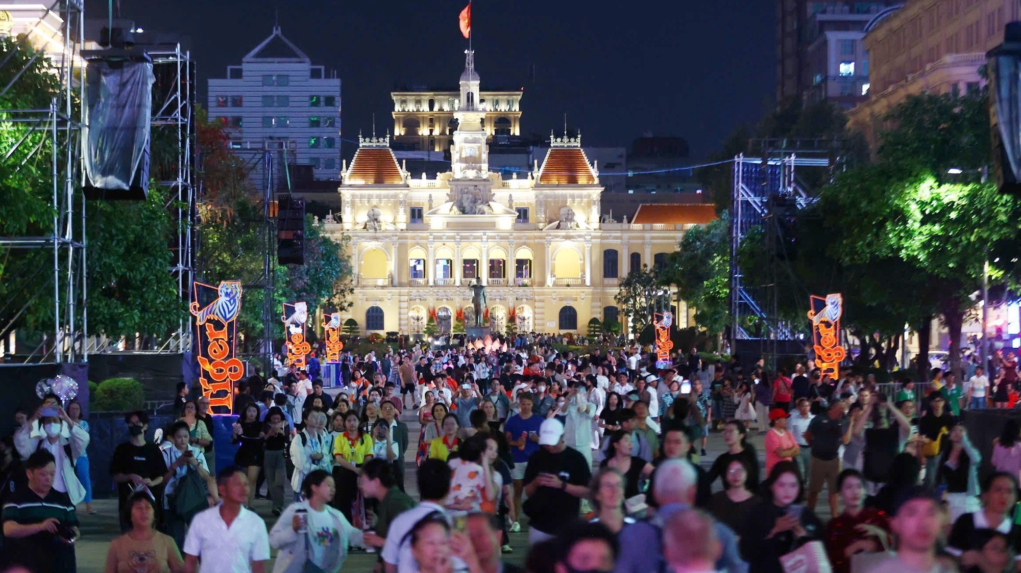 Không khí đón Năm mới 2026 tại TP HCM