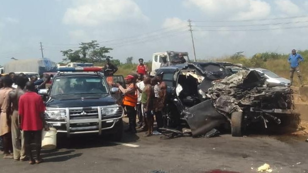 Anthony Joshua lần đầu lên tiếng sau tai nạn thảm khốc khiến 2 người bạn thiệt mạng - Ảnh 3.