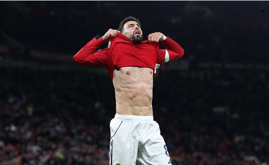 MU lại mất điểm đáng tiếc, lỡ cơ hội tiến gần top 5 Ngoại hạng Anh - Ảnh 3.