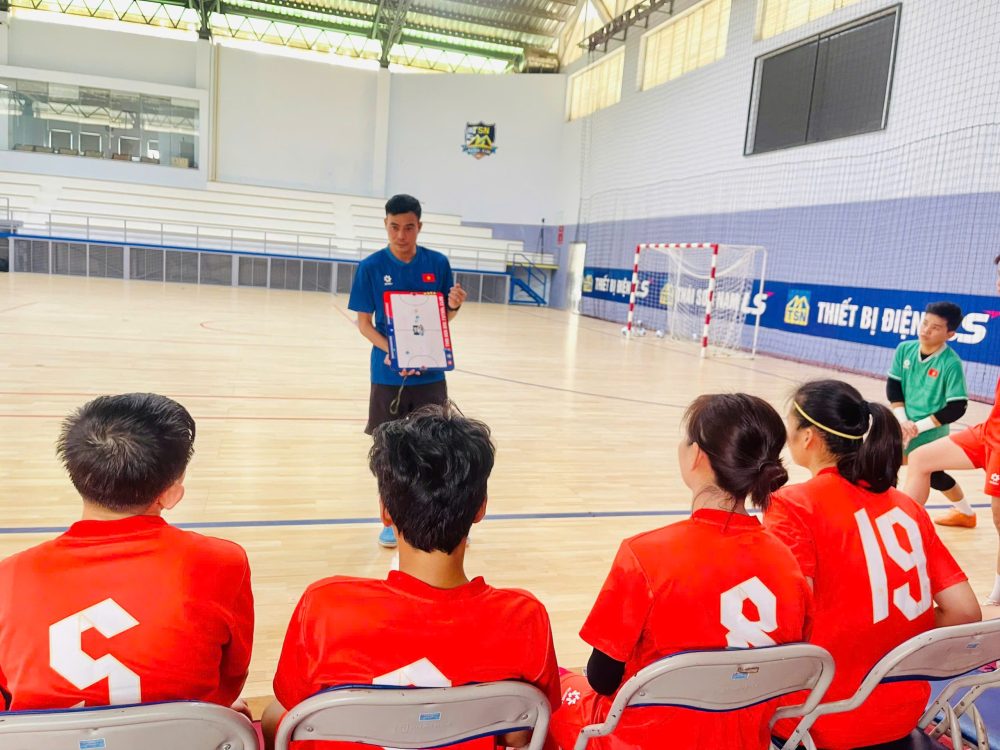 Rút gọn danh sách đội tuyển futsal nữ Việt Nam dự SEA Games 2025 - Ảnh 1.