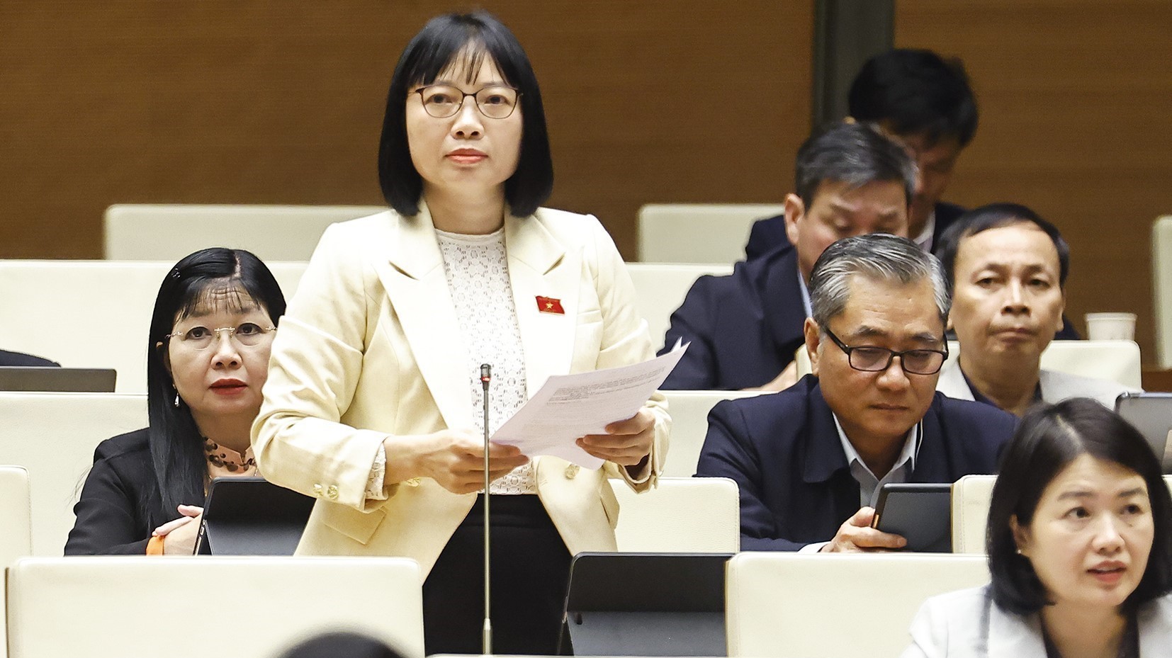 Bên lề Kỳ họp thứ 10, Quốc hội khóa XV: Chú trọng công tác chăm sóc sức khỏe ban đầu cho nhân dân