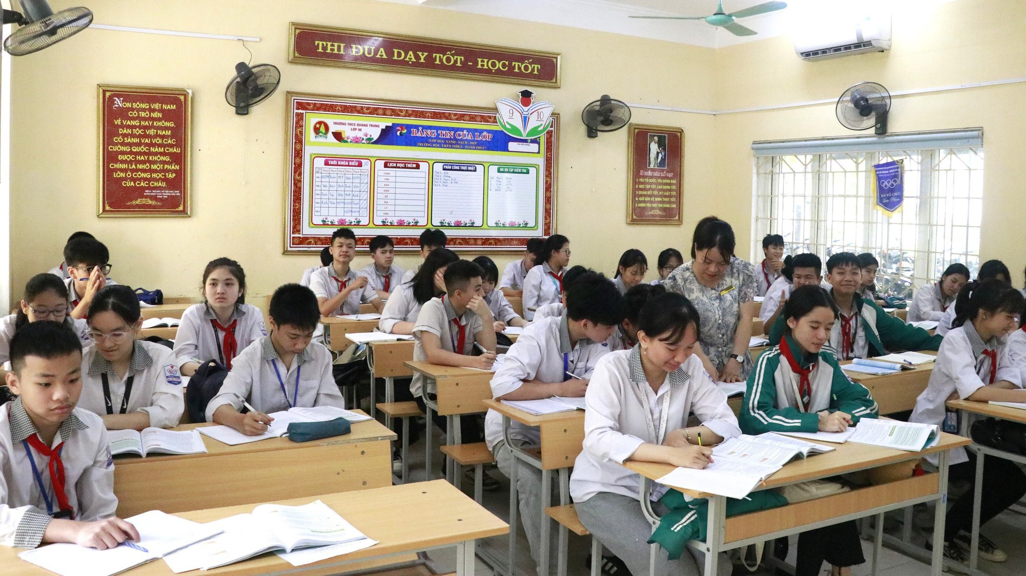 Kỳ thi vào lớp 10 ở Hà Nội: Các trường học chủ động hỗ trợ học sinh ôn tập