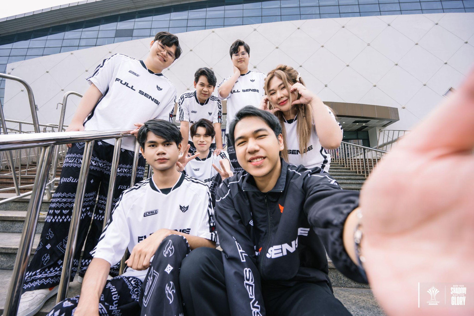 Ngày thi đấu bán kết AIC 2025: Sức nóng trong lần đầu tiên tổ chức tại Hà Nội - Ảnh 3. Ngày thi đấu bán kết AIC 2025: Sức nóng trong lần đầu tiên tổ chức tại Hà Nội - Ảnh 3.