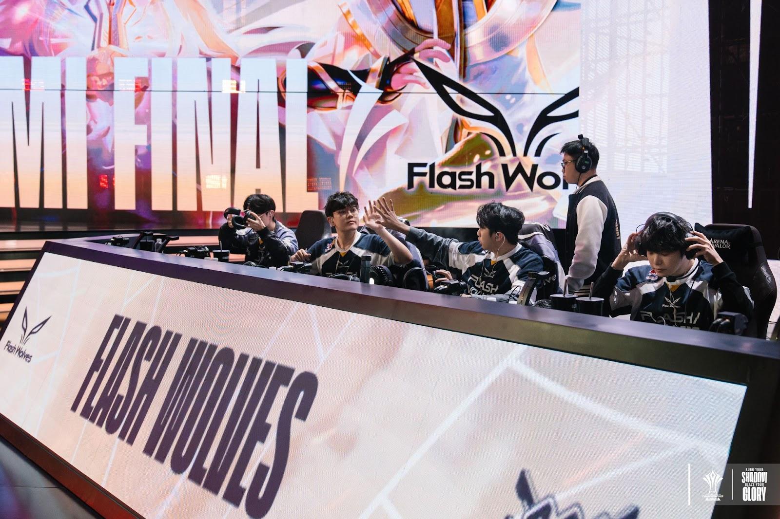 AIC 2025: Chiến thắng nghẹt thở 4-3 trước PSG Esports, Flash Wolves là đội tuyển đi tiếp  - Ảnh 1.