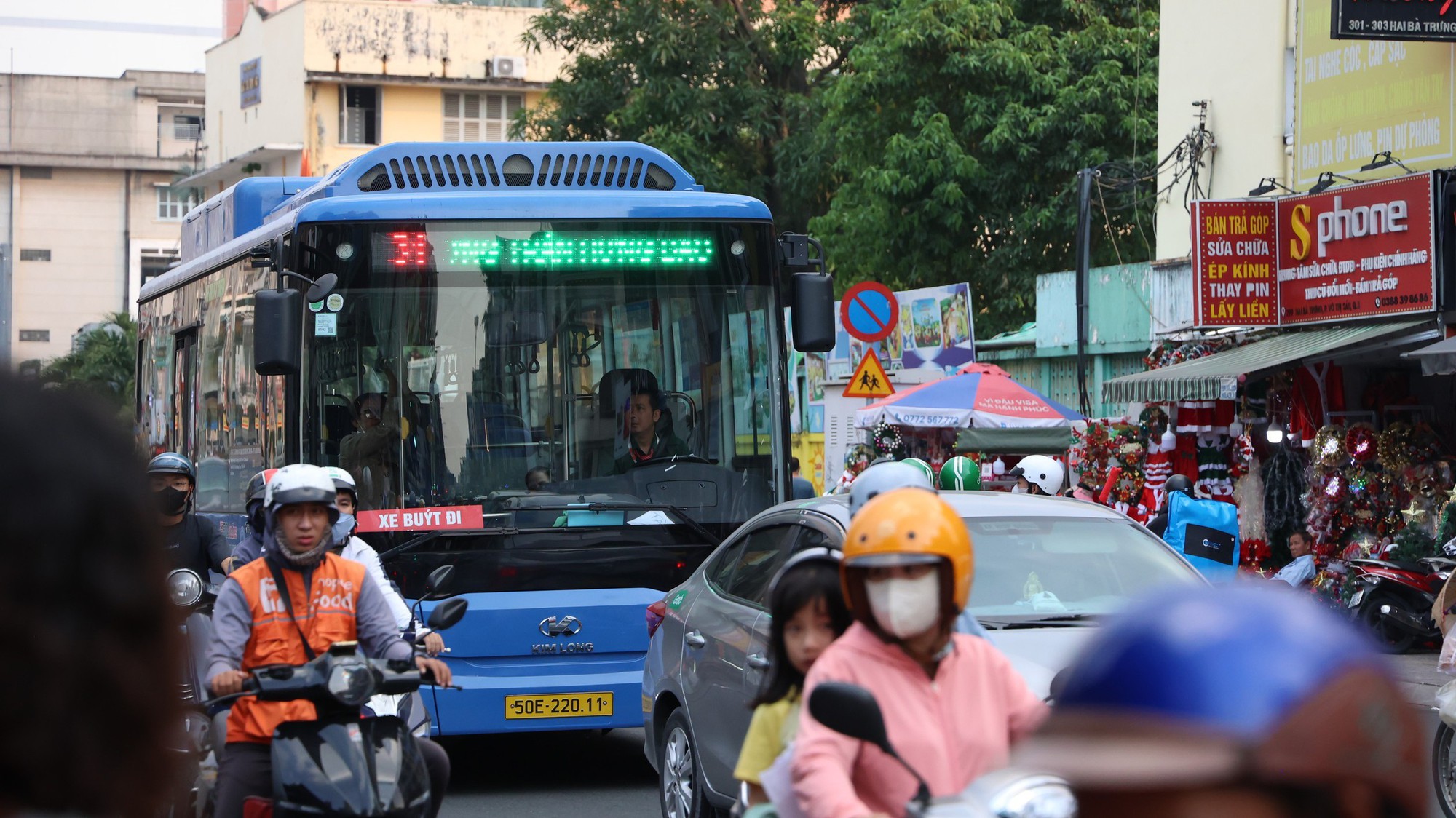 TP HCM: Giao thông đường bộ gây ô nhiễm, bụi mịn vượt chuẩn nhiều lần
