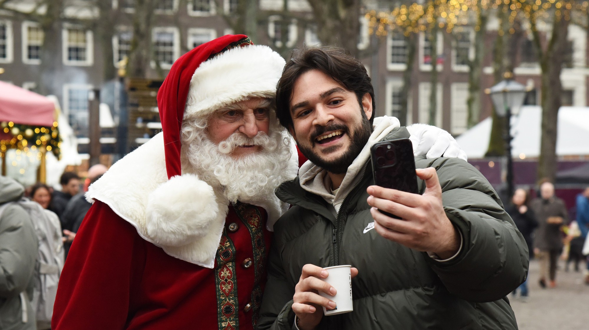 Rộn ràng không khí đón Giáng sinh trên thế giới