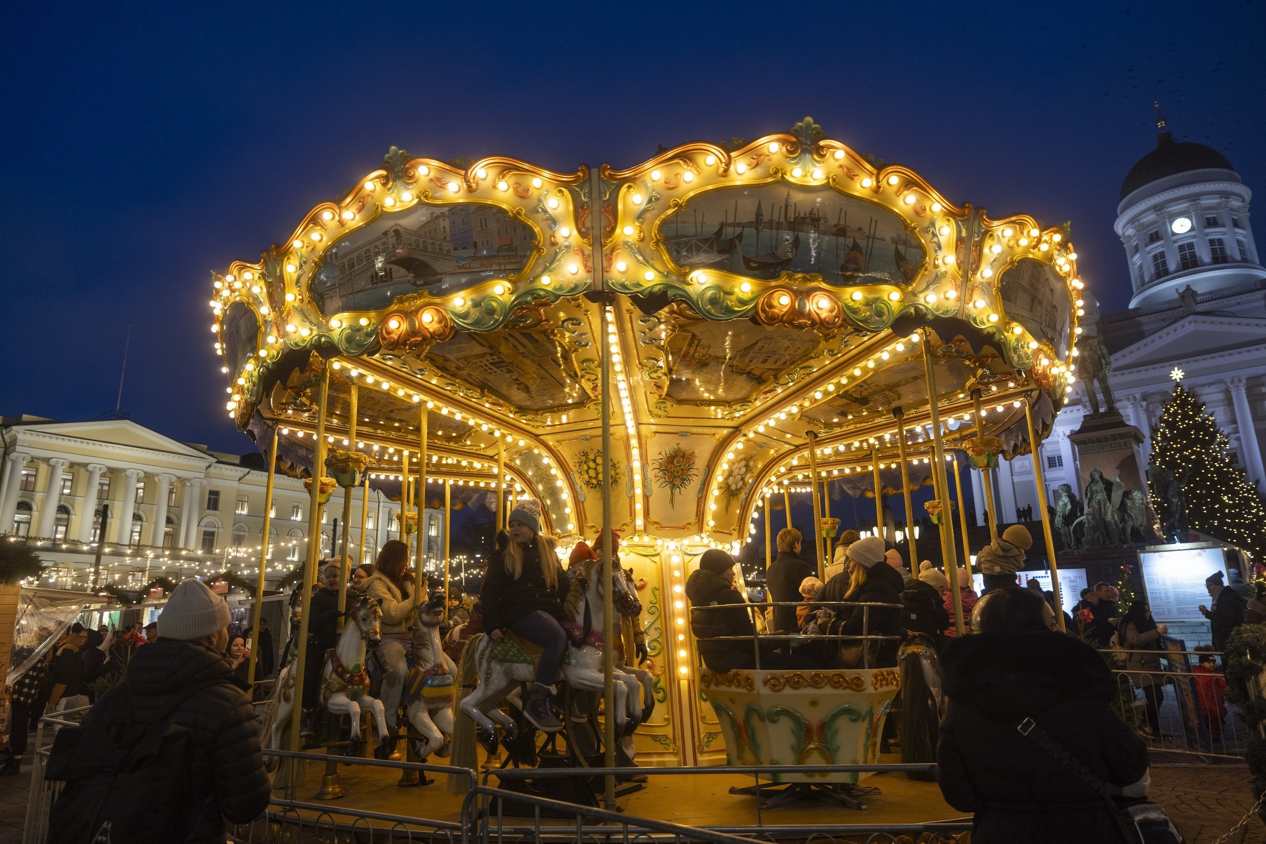 Rộn ràng không khí đón Giáng sinh trên thế giới - Ảnh 5. Rộn ràng không khí đón Giáng sinh trên thế giới - Ảnh 5.