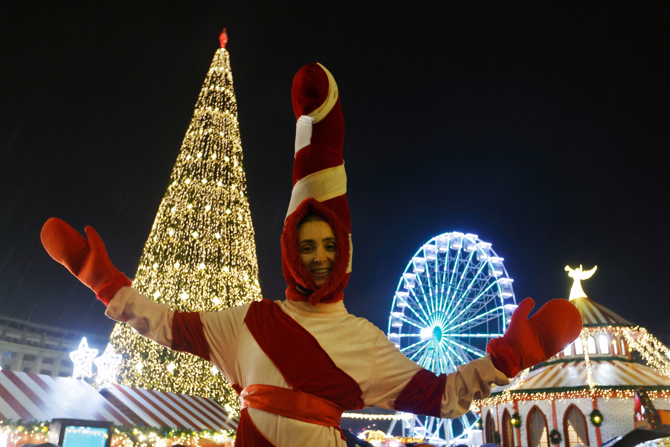 Rộn ràng không khí đón Giáng sinh trên thế giới - Ảnh 10. Rộn ràng không khí đón Giáng sinh trên thế giới - Ảnh 10.