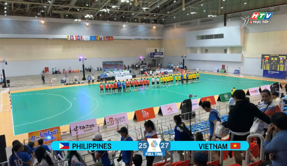 Thủ môn sắm vai người hùng, ĐT bóng ném Việt Nam thắng Philippines 27-25 ở SEA Games 2025 - Ảnh 2.