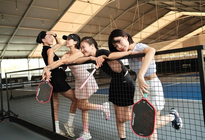Pickleball Việt Nam thăng hoa nhờ... chị em? - Ảnh 1. Pickleball Việt Nam thăng hoa nhờ... chị em? - Ảnh 1.