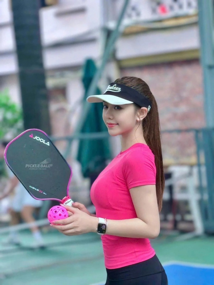 Loạt bí kíp lên đồ siêu hút mắt khi đi chơi pickleball của nữ diễn viên nổi tiếng trên phim Việt giờ vàng - Ảnh 5.