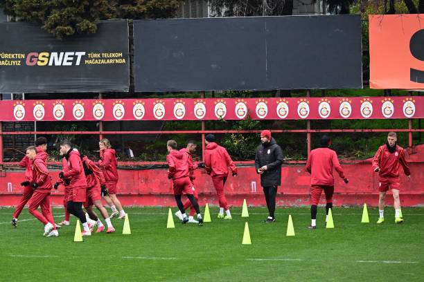 Galatasaray có tránh được thất bai trên sân AZ Alkmaar?