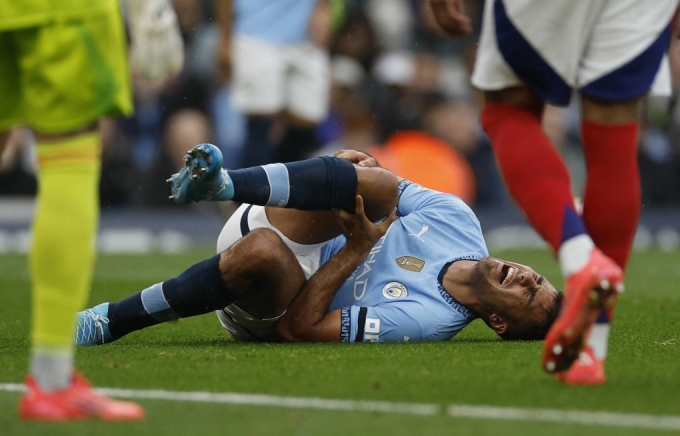 Chấn thương của Rodri châm ngòi cho cuộc khủng hoảng tại Man City