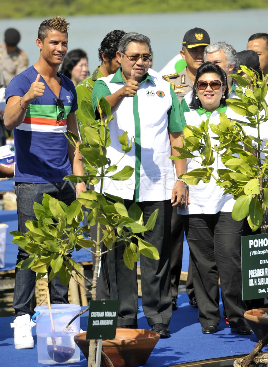 Cristiano Ronaldo đến Indonesia - Ảnh 1.