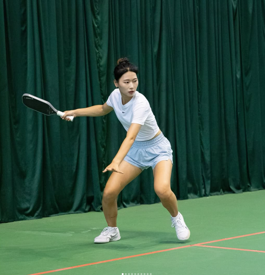 Nhan sắc gây thương nhớ của tay vợt pickleball hàng đầu Hàn Quốc sang Việt Nam thi đấu, được ví là 'sát thủ có gương mặt trẻ thơ' - Ảnh 1.