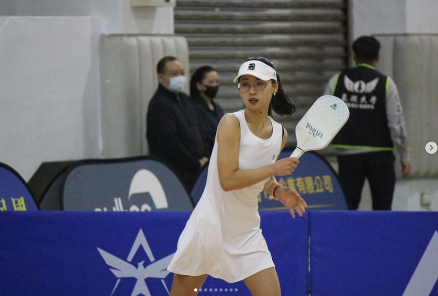 Nhan sắc gây thương nhớ của tay vợt pickleball hàng đầu Hàn Quốc sang Việt Nam thi đấu, được ví là 'sát thủ có gương mặt trẻ thơ' - Ảnh 3.