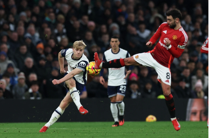 Amorim trong trận Tottenham vs MU