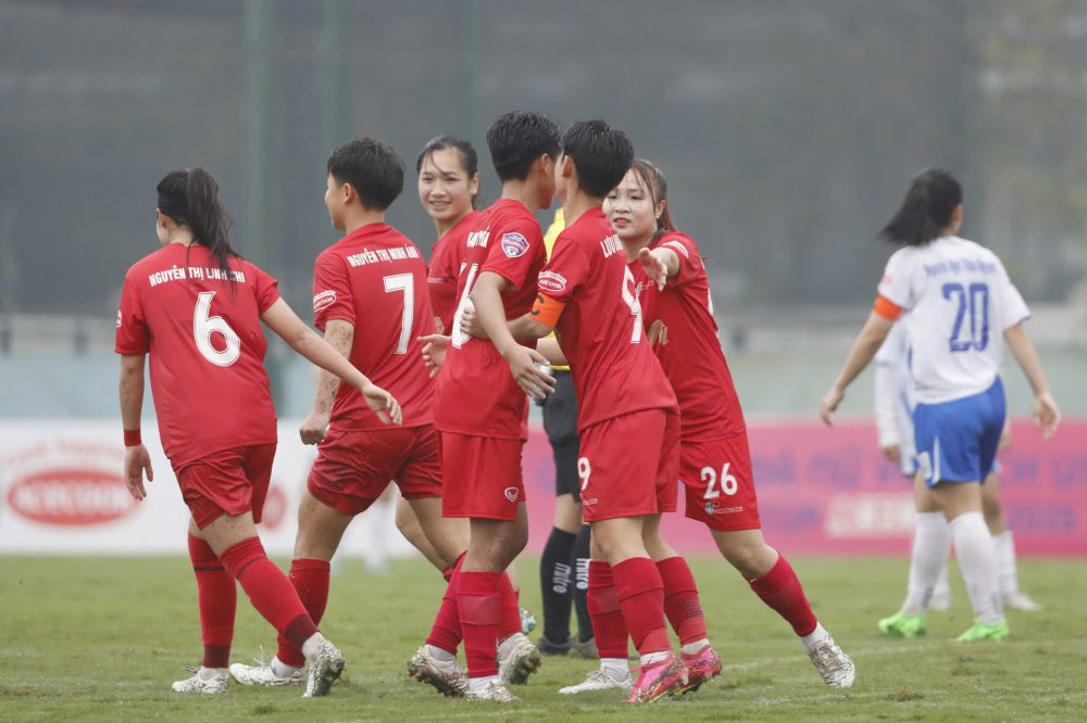 Tin nóng bóng đá Việt hôm nay 22/2: Văn Quyết nói lý do nhường penalty cho ngoại binh; VFF kỷ luật trọng tài bắt trận TP.HCM vs Thanh Hóa - Ảnh 3.