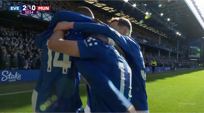 TRỰC TIẾP bóng đá Everton vs MU (2-1): Bruno Fernandes đá phạt đẳng cấp - Ảnh 3.