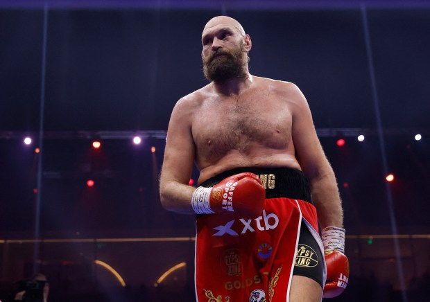 Tyson Fury được kỳ vọng sẽ trở lại sàn đấu để so găng với Anthony Joshua - Ảnh 1.