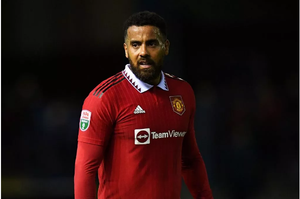 Tom Huddlestone khoác áo MU