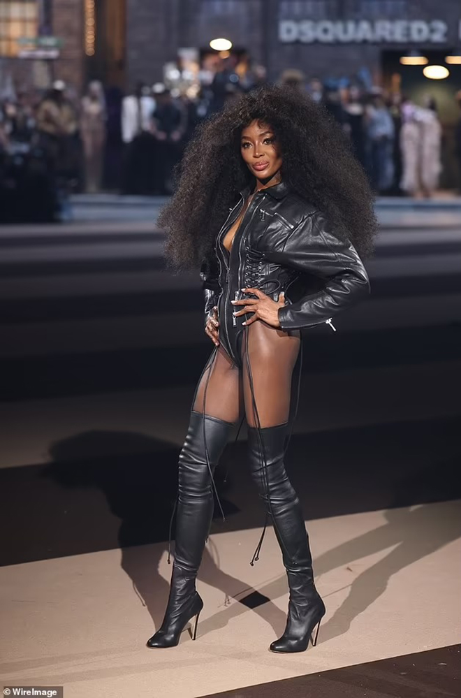 Naomi Campbell 54 Tuổi: Nữ hoàng runway bùng nổ &quot;MFW&quot; - Ảnh 7.