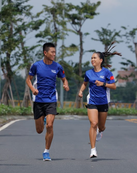 Hứa Thuận Long và Hoàng Thị Ngọc Hoa đại diện Pocari Sweat Việt Nam tham dự Tokyo Marathon 2025 - Ảnh 2.