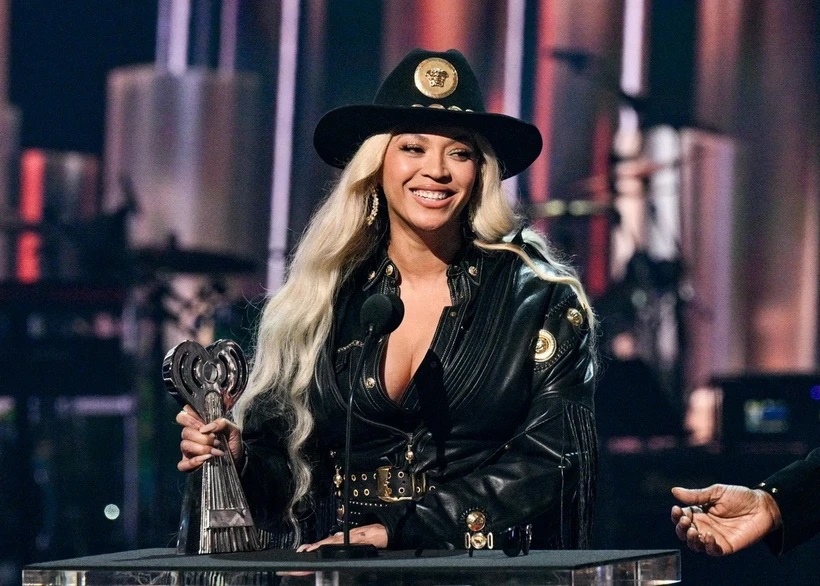 GRAMMY 2025: Beyonce ghi dấu ấn lịch sử ở hạng mục đồng quê - Ảnh 1.