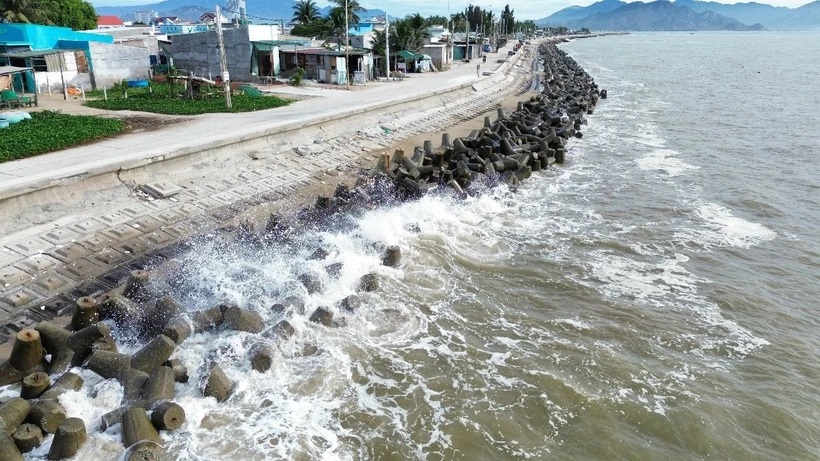 Thời tiết ngày 5/2: Nhiều vùng biển có gió mạnh, sóng cao - Ảnh 1.