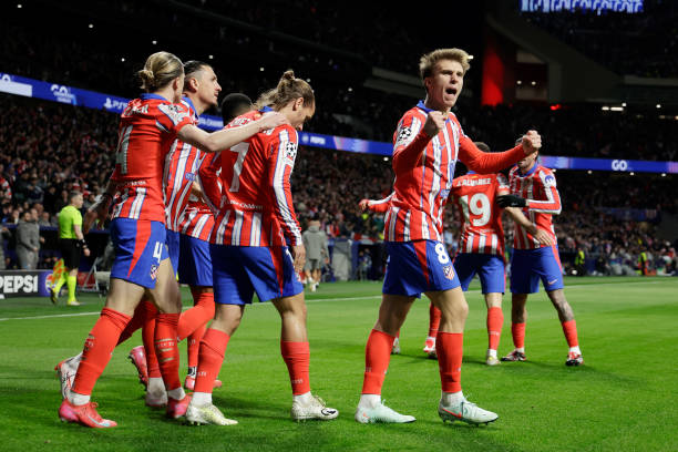 Atletico Madrid ăn mừng bàn thắng sớm ngay giây thứ 30 của trận tứ kết lượt về cúp C1 với Real Maddrid