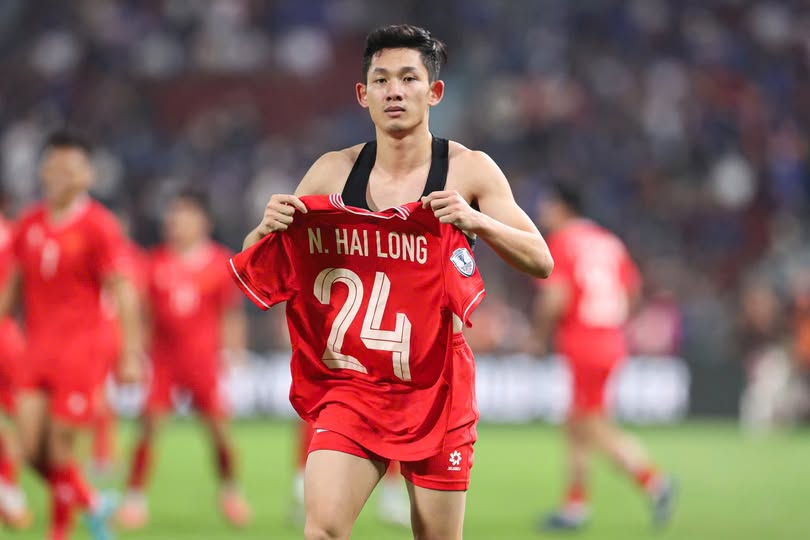 Ngôi sao ghi bàn trong trận chung kết AFF Cup chấn thương trước 'giờ G', HLV Kim Sang Sik đối diện thách thức - Ảnh 1.