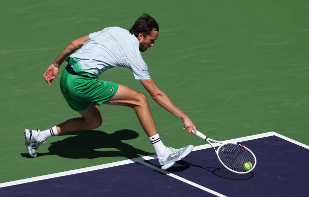 Alcaraz, Medvedev bị loại sốc ở Indian Wells 2025 - Ảnh 2.