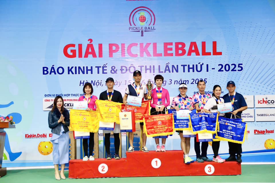 Nữ diễn viên đình đám một thời quen chồng trên sân tennis, sau 20 năm trở thành bạn đánh pickleball - Ảnh 4.