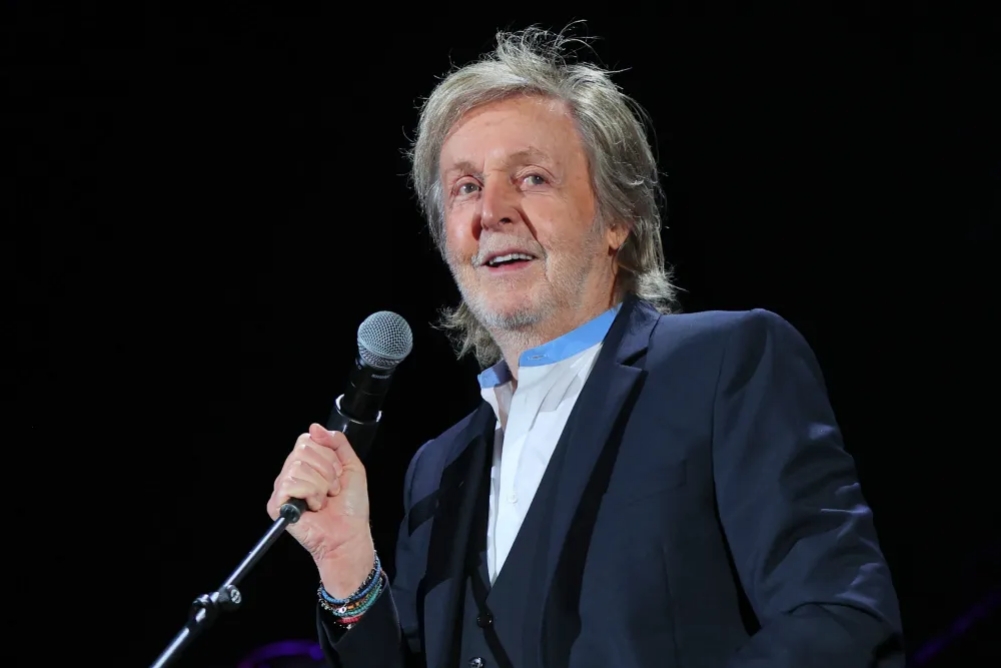 Paul McCartney viết sách về ban nhạc của mình