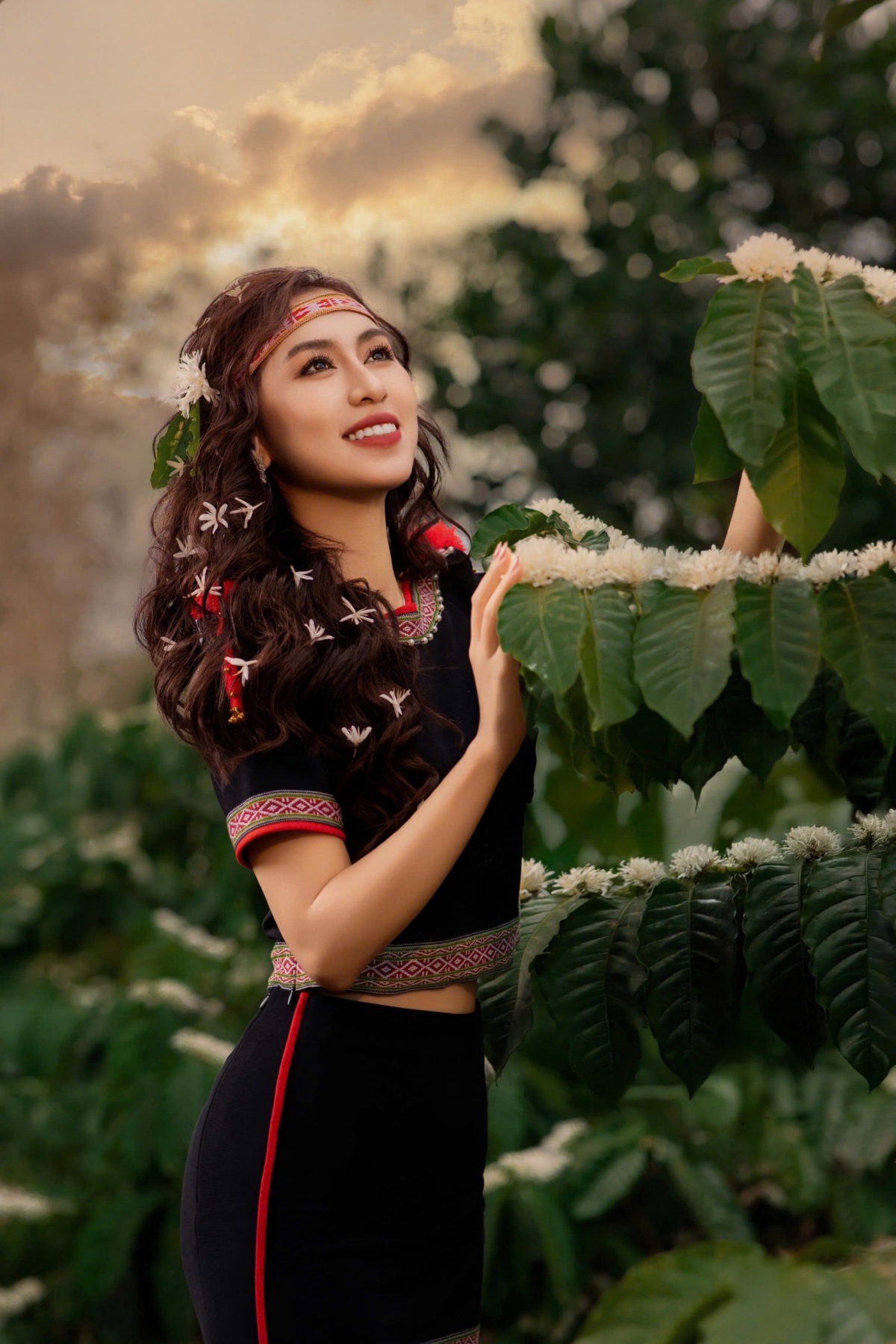 Image hình ảnh hình ảnh hình ảnh hình ảnh Đinh Thị Hoa - Hoa hậu Đinh Thị Hoa quảng bá du lịch và ẩm thực Đắk Lắk